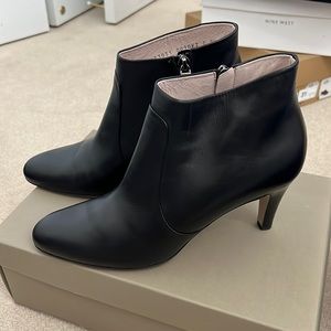 Salvatore Ferragamo booties preloved